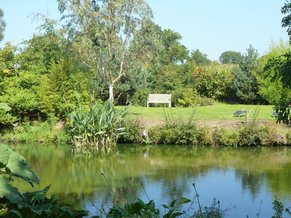 Manoir De Savigny Bed & Breakfast Valognes Exterior photo